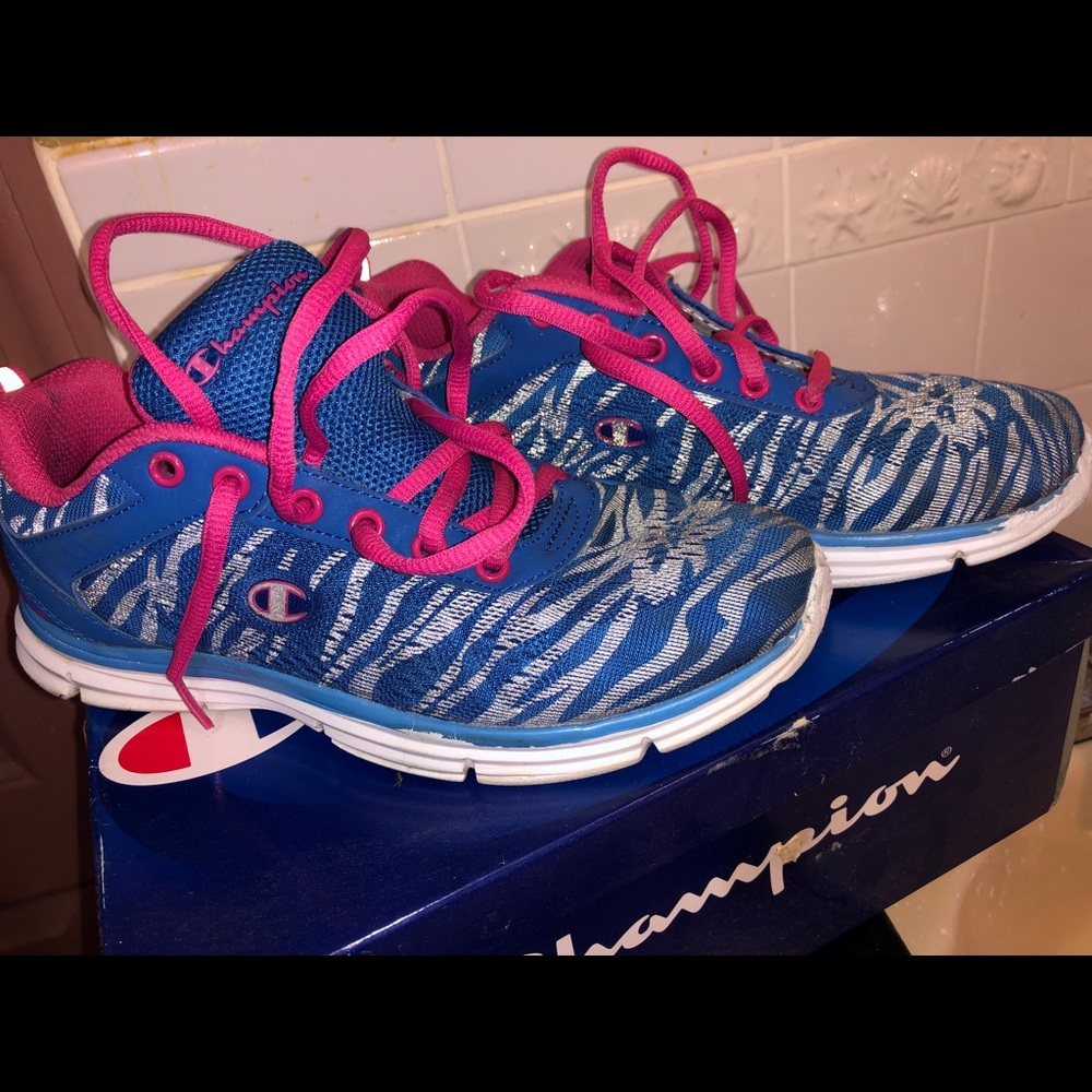 Champion sneakers sz 6